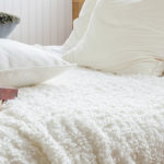 フローリングに布団を敷いて、快適に眠る方法