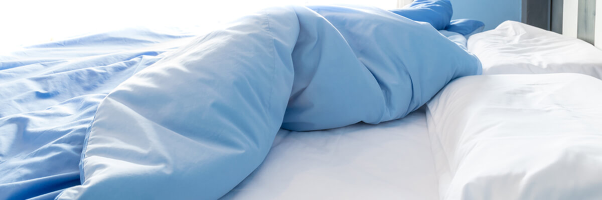ダウンケットの使い方と選び方。蒸れずに快眠をしたい方に